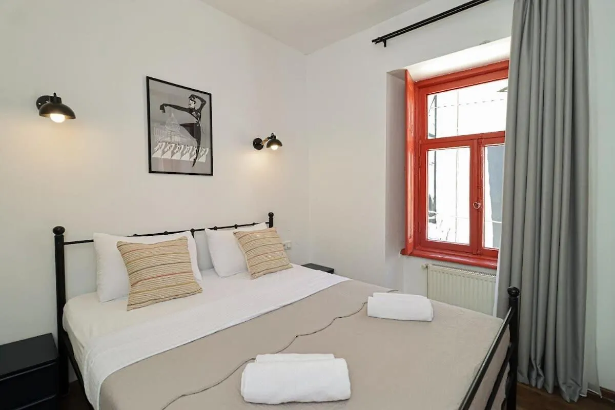 Apartamento Unique Modern 1 Bedroom Apt In Tbilisi By Wehost Geórgia